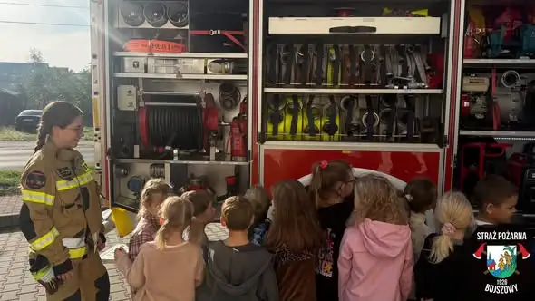 Ewakuacja próbna w Szkole Podstawowej im. Wilhelma Gawlikowicza w Bojszowach
