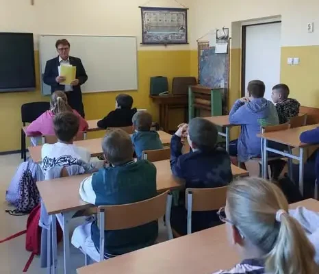 45 lat po „Wujku” – uczniowie zgłębiali historię stanu wojennego