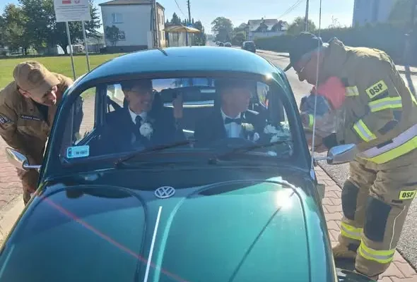 Strażacka szlaga na cześć druha Jarosława – wyjątkowy prezent od kolegów z OSP