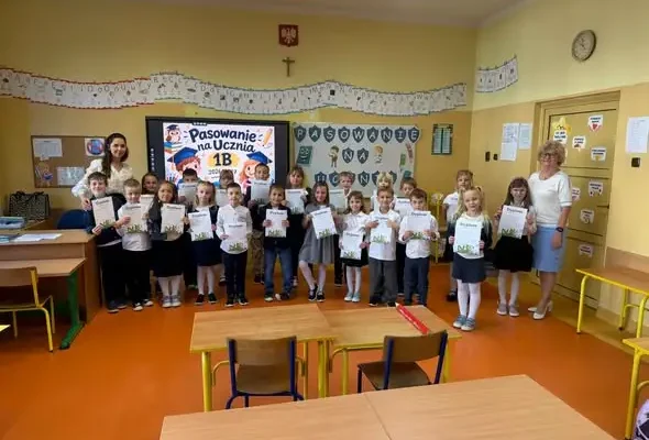 Pasowanie na ucznia w SP1 Bieruń – pierwszoklasiści złożyli ślubowanie