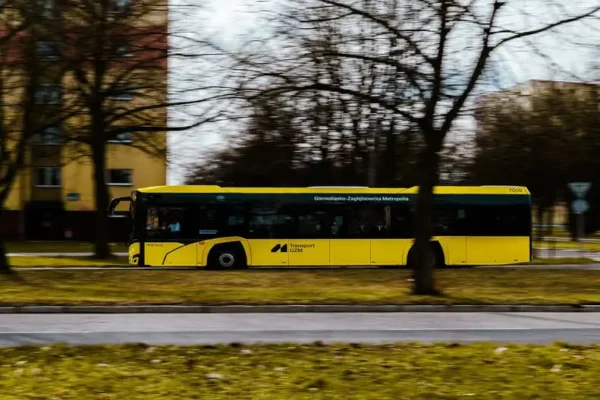 Zmiany w komunikacji w Imielinie i Katowicach – utrudnienia dla pasażerów