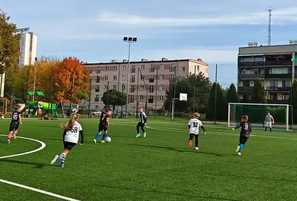Orliki młodsze MKS Lędziny po zaciętym meczu z OKS JUWe Tychy
