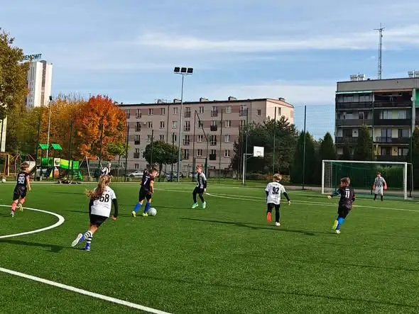 Orliki młodsze MKS Lędziny po zaciętym meczu z OKS JUWe Tychy