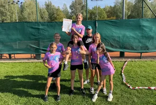 Uczennice z Łazisk Górnych najlepsze w rejonowych biegach przełajowych