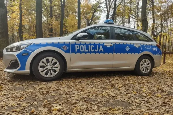 Jesienna aura na drogach – policja apeluje o rozwagę za kierownicą