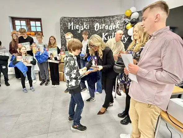 Halloweenowy Turniej Szachowy w Lędzinach – 42 młodych zawodników i wielkie emocje