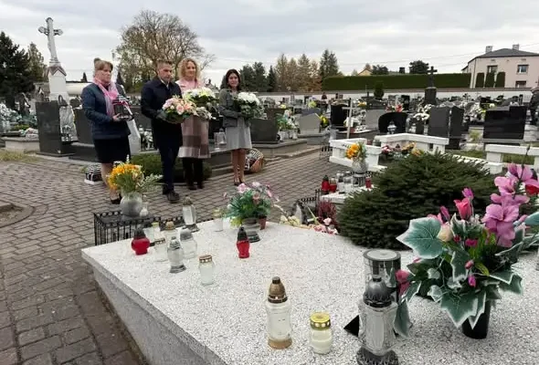 Wójt Chełmu Śląskiego oddał hołd zmarłym w przeddzień Wszystkich Świętych